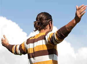 Man with wide arms  jumping 2021-03-03 202159.png