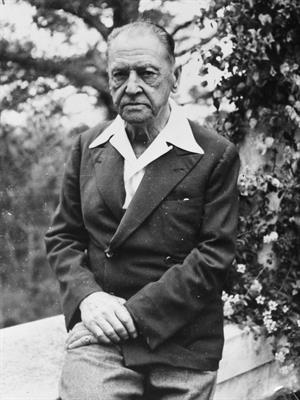 William_Somerset_Maugham_1965.jpg