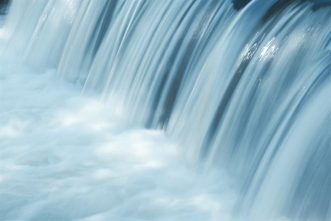 waterfall-335985_1920 (1).jpg