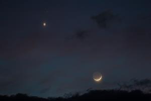 Luna-Venus-Star-Universe-Space-Conjunction-3755054.jpg