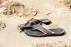 flip-flops-1599223_1920.jpg