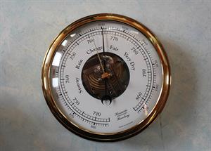1200px-Aneroid_Barometer.jpg