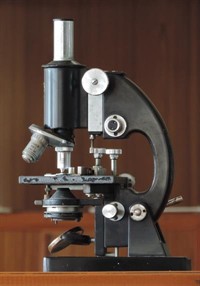 CompoundMicroscopecroppedw400.jpg