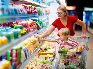 Shutterstock_1661997682_in supermarket_lielveikalā.jpg
