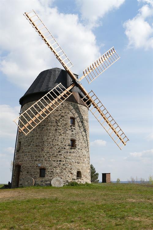 windmill-g3febd3833_1920.jpg