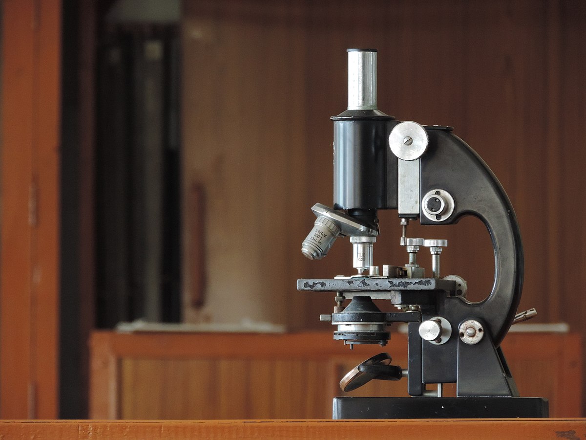 Compound microscope — lesson. Science State Board, Class 10.