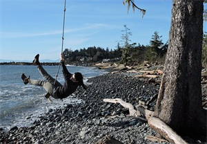 woman swing 2020-12-28 100009.png