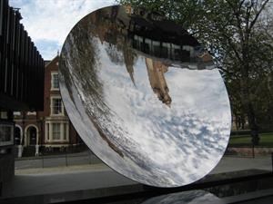 Parabolic_Reflector_in_Nottingham_-_geograph.org.uk_-_1042997.jpg