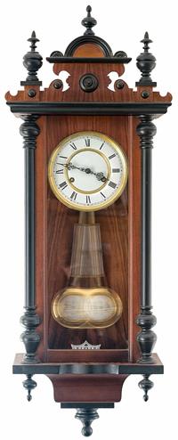 pendulumclockoldpendulumclockface.jpg